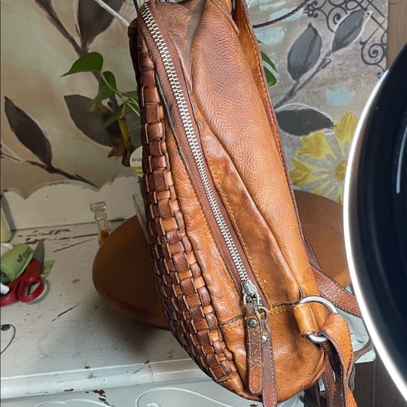Elegant Woven Leather Backpack - Tan - Picture 8 of 13